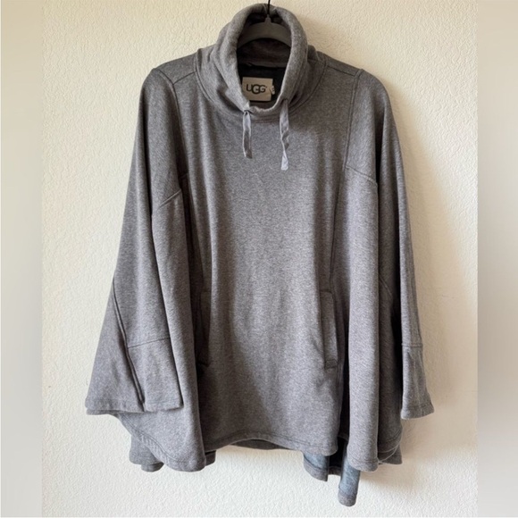 Ugg Women’s Heather Gray Pichot Double Knit Fleece Turtleneck Poncho—M/L - Picture 2 of 10